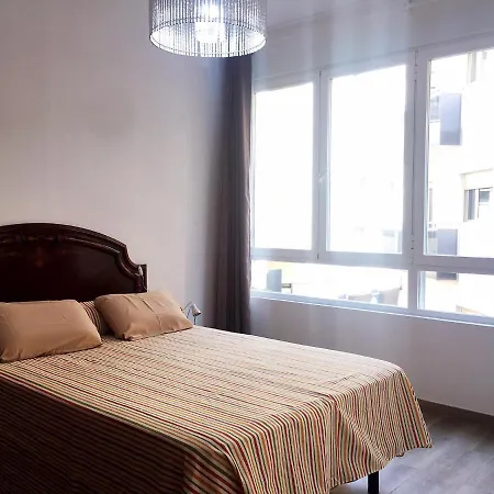 Centre ,plage Et Quartier Anime,wifi ,climatisation *
